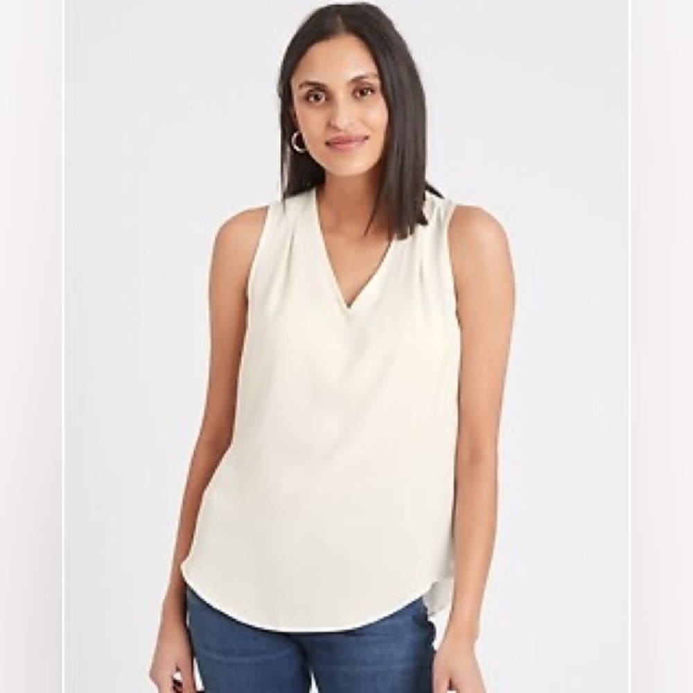 NWT Banana Republic Ivory/Cream Pleated Sleeveless V-Neck Tank Size XL
